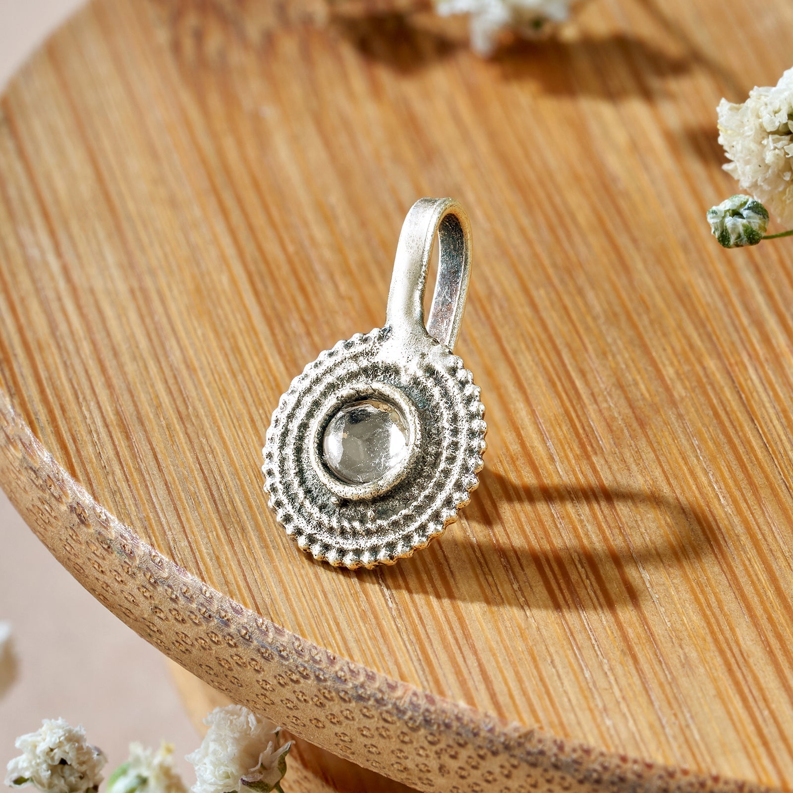 Teejh Vanika White Stone Press on Nosepin