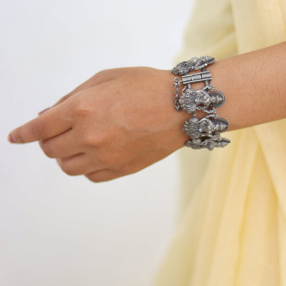 Teejh Sudha Silver Oxidised Bangle