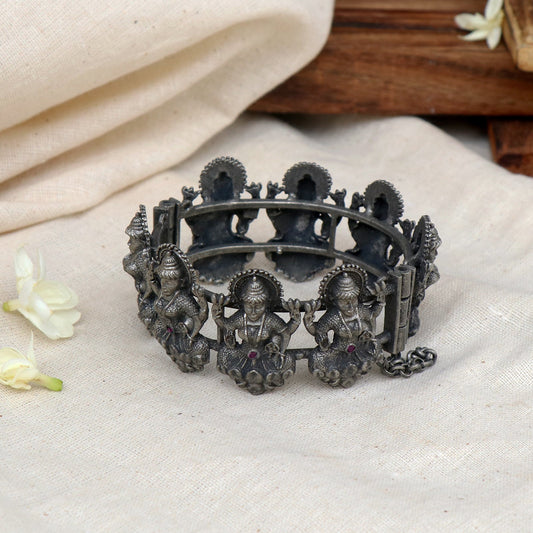 Teejh Sudha Red Stone Silver Oxidised Bangle