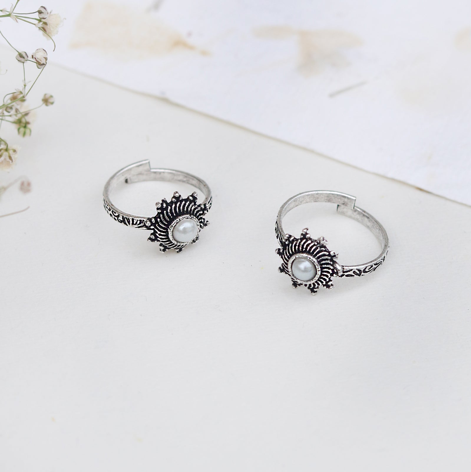 Teejh Aashvi White Silver Oxidised Toe Rings
