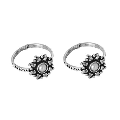 Teejh Miraya White Stone Silver Oxidised Toe Rings