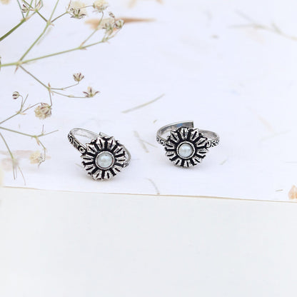 Teejh Siya White Stone Silver Oxidised Toe Rings