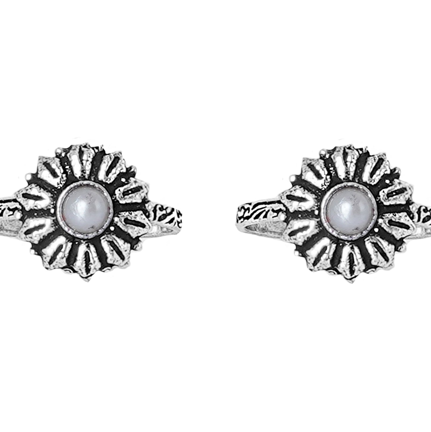 Teejh Siya White Stone Silver Oxidised Toe Rings