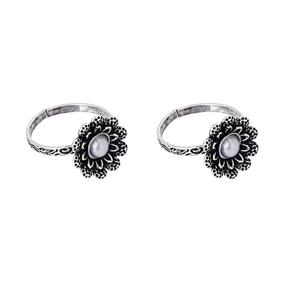 Teejh Tishya White Stone Silver Oxidised Toe Rings