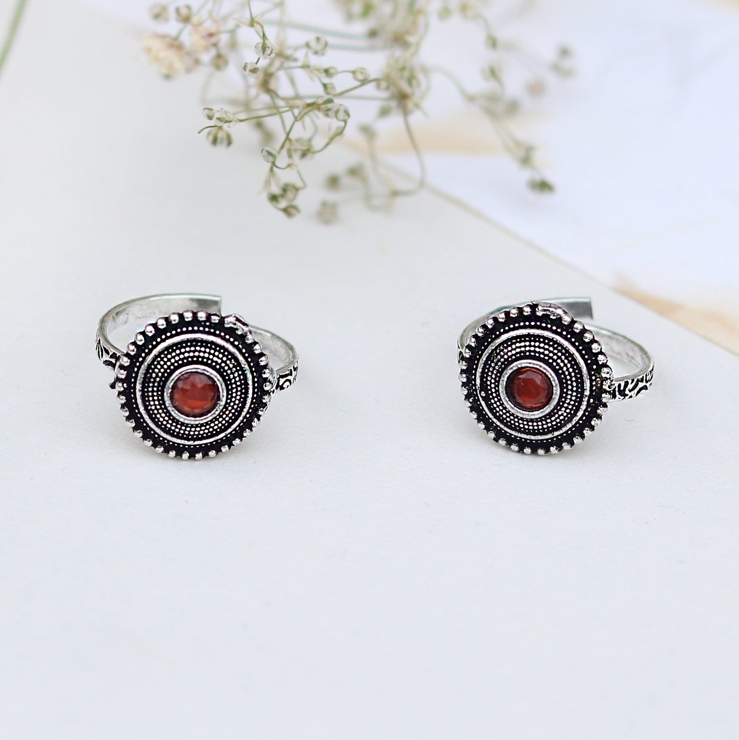 Teejh Shaanvi Orange Stone Silver Oxidised Toe Rings