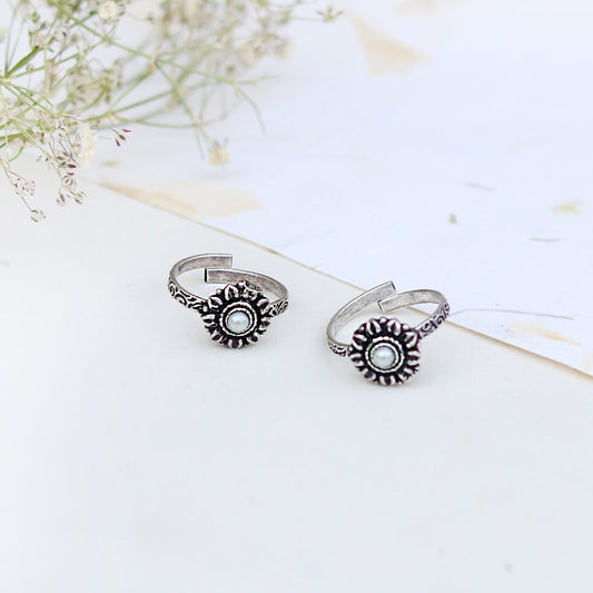 Teejh Kaina White Stone Silver Oxidised Toe Rings
