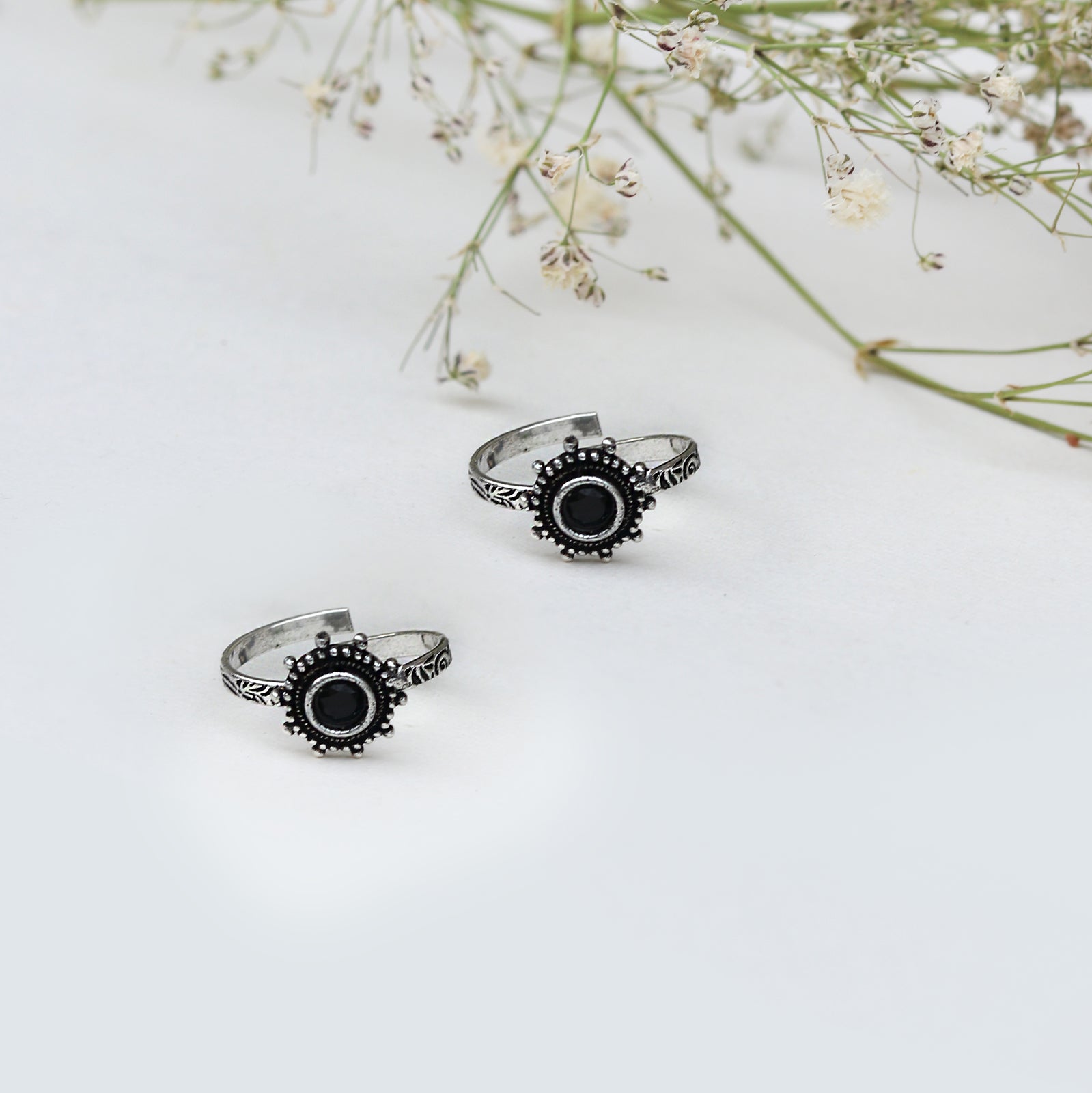 Teejh Vihana Black Stone Silver Oxidised Toe Rings