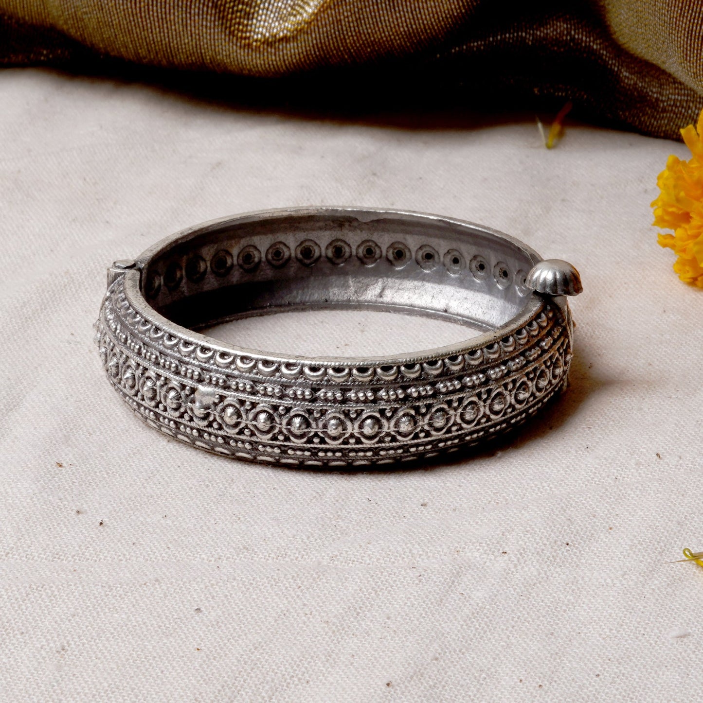 Teejh Raisha Silver Oxidised Bangle
