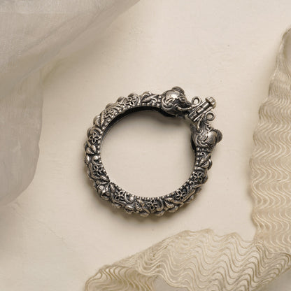 Teejh Suvarna Silver Oxidised Bangle