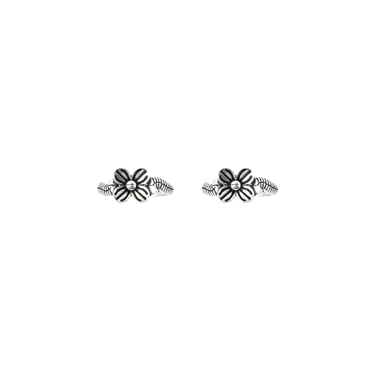 Teejh Dalaja Floral motif silver oxidised toe ring