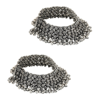 Teejh Turvi silver oxidised anklets
