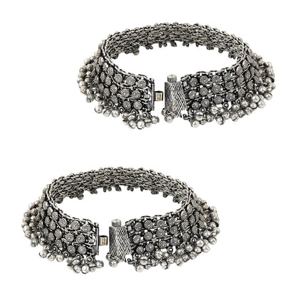 Teejh Turvi silver oxidised anklets