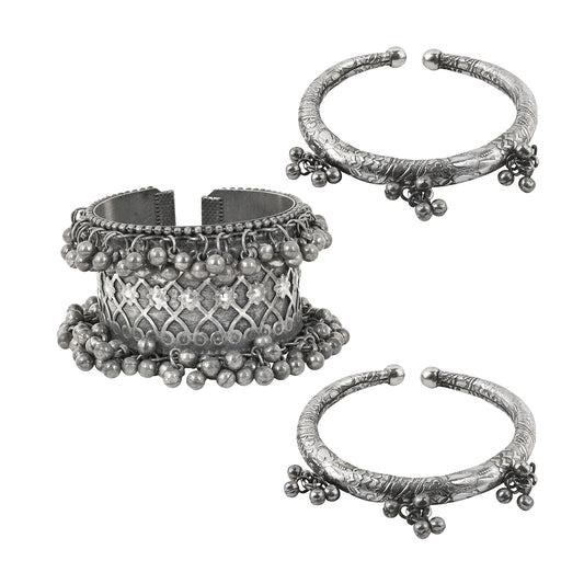 Teejh Veerthi  Stacked Bracelet Set