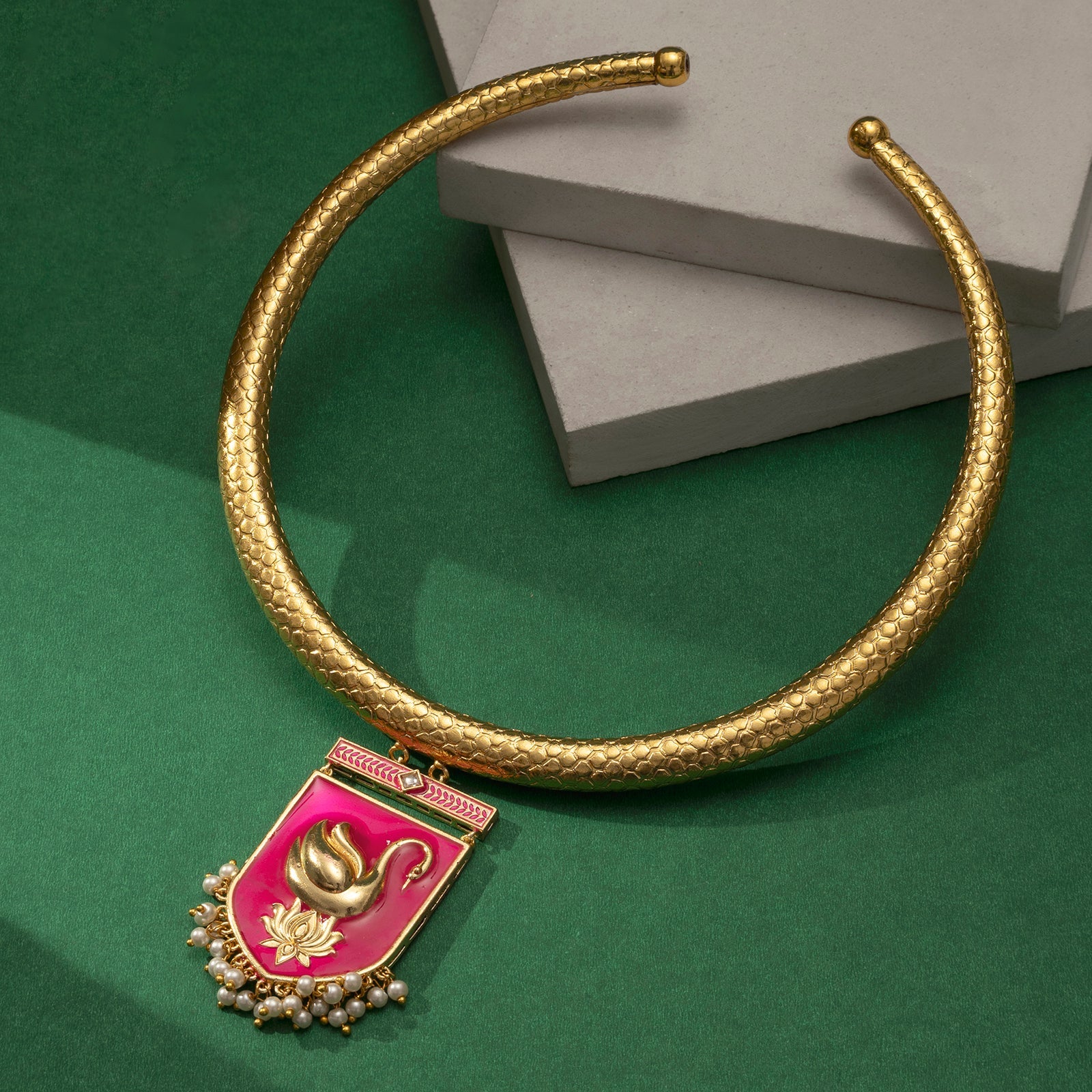 Meri Gaddi Mahaan Fuschia Pink necklace