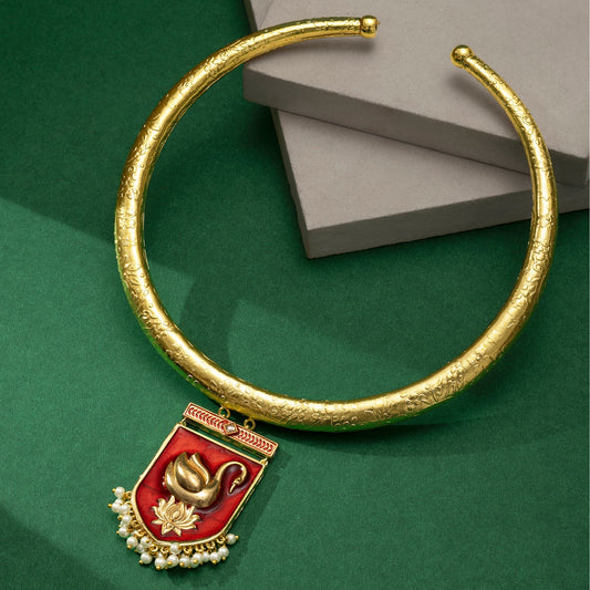 Meri Gaddi Mahaan Maroon necklace