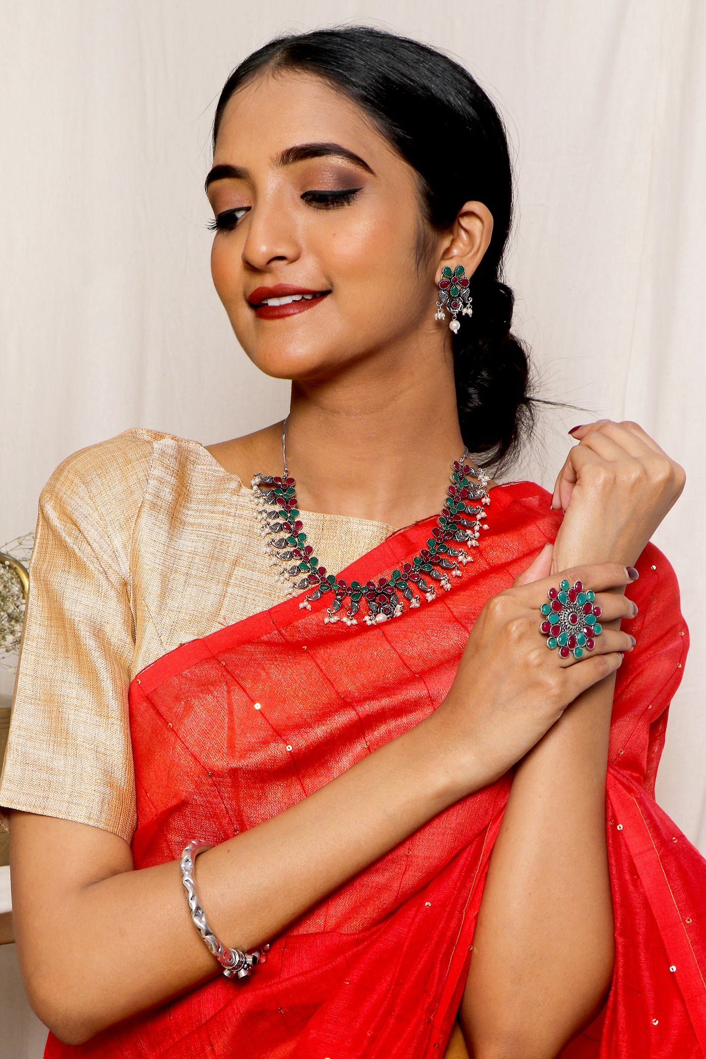 Teejh Gaillardia Saree & Jewelry Gift Set