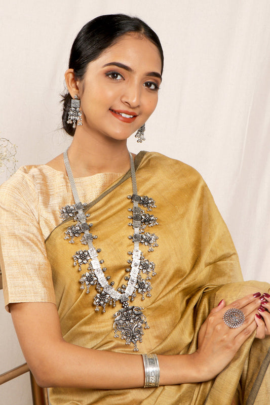 Teejh Nerine Saree & Jewelry Gift Set