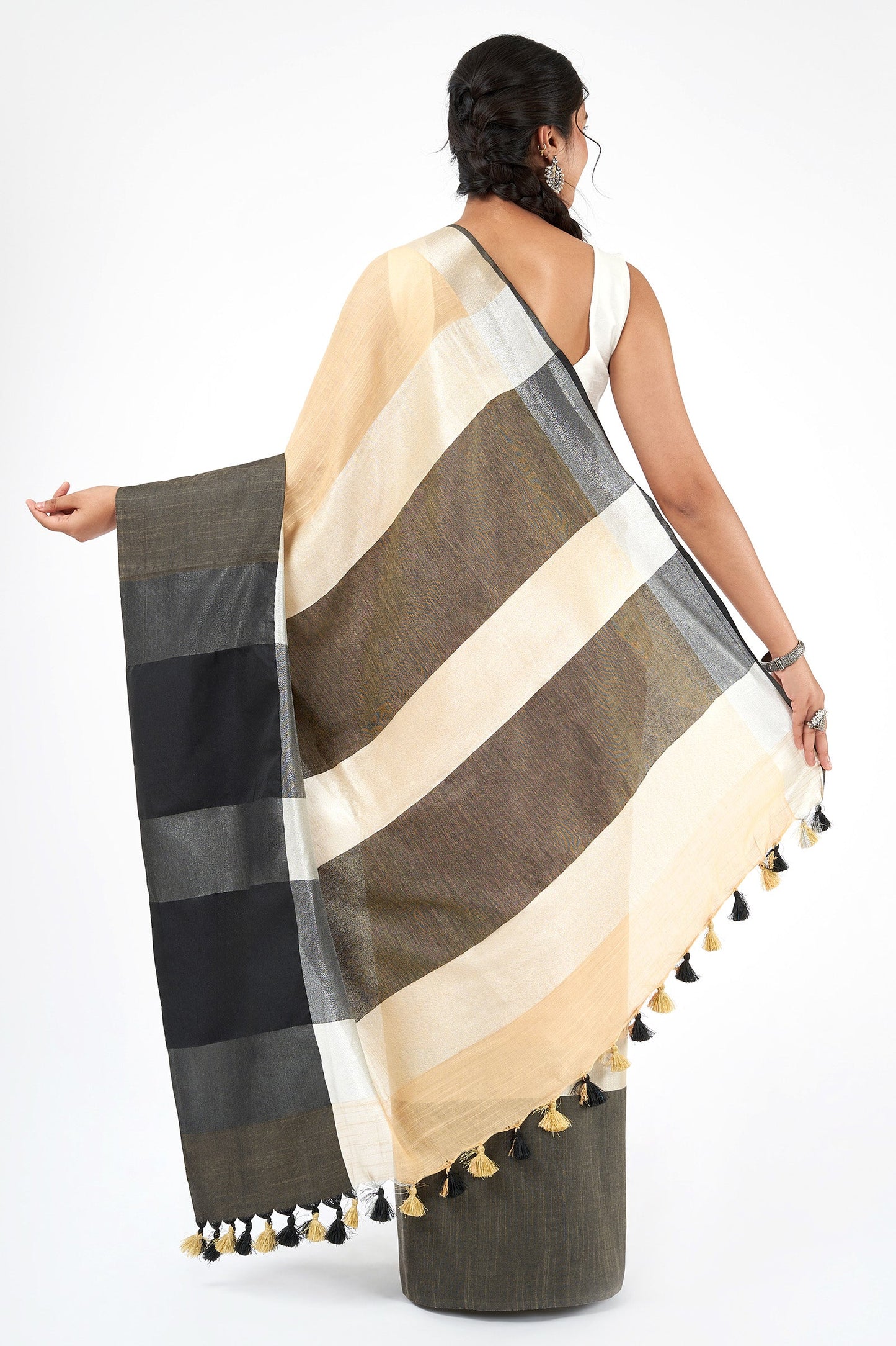 Teejh Chhaya Beige and Black Color Block Saree