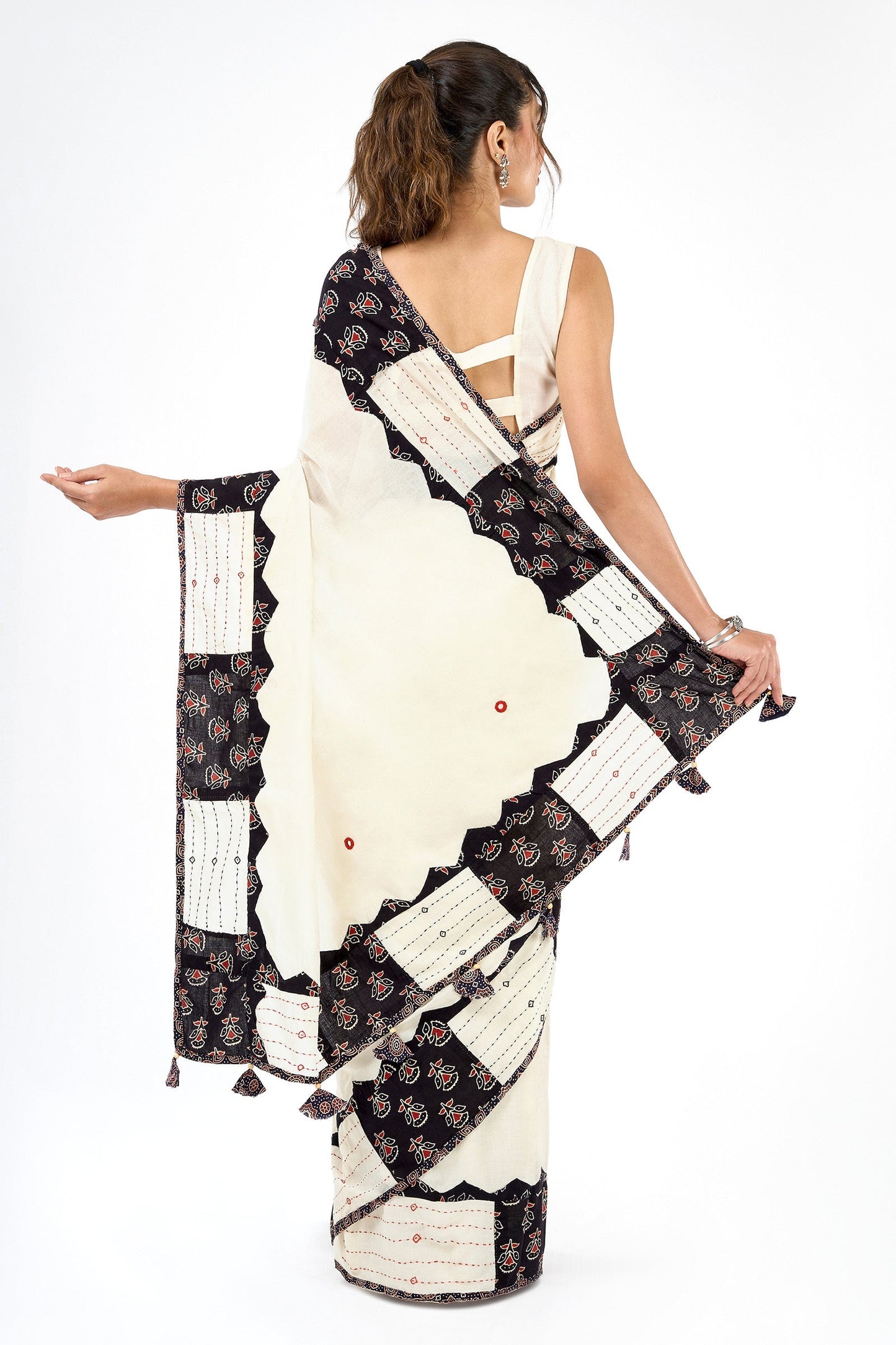 Kalvani Off White Applique & Mirror Work Saree