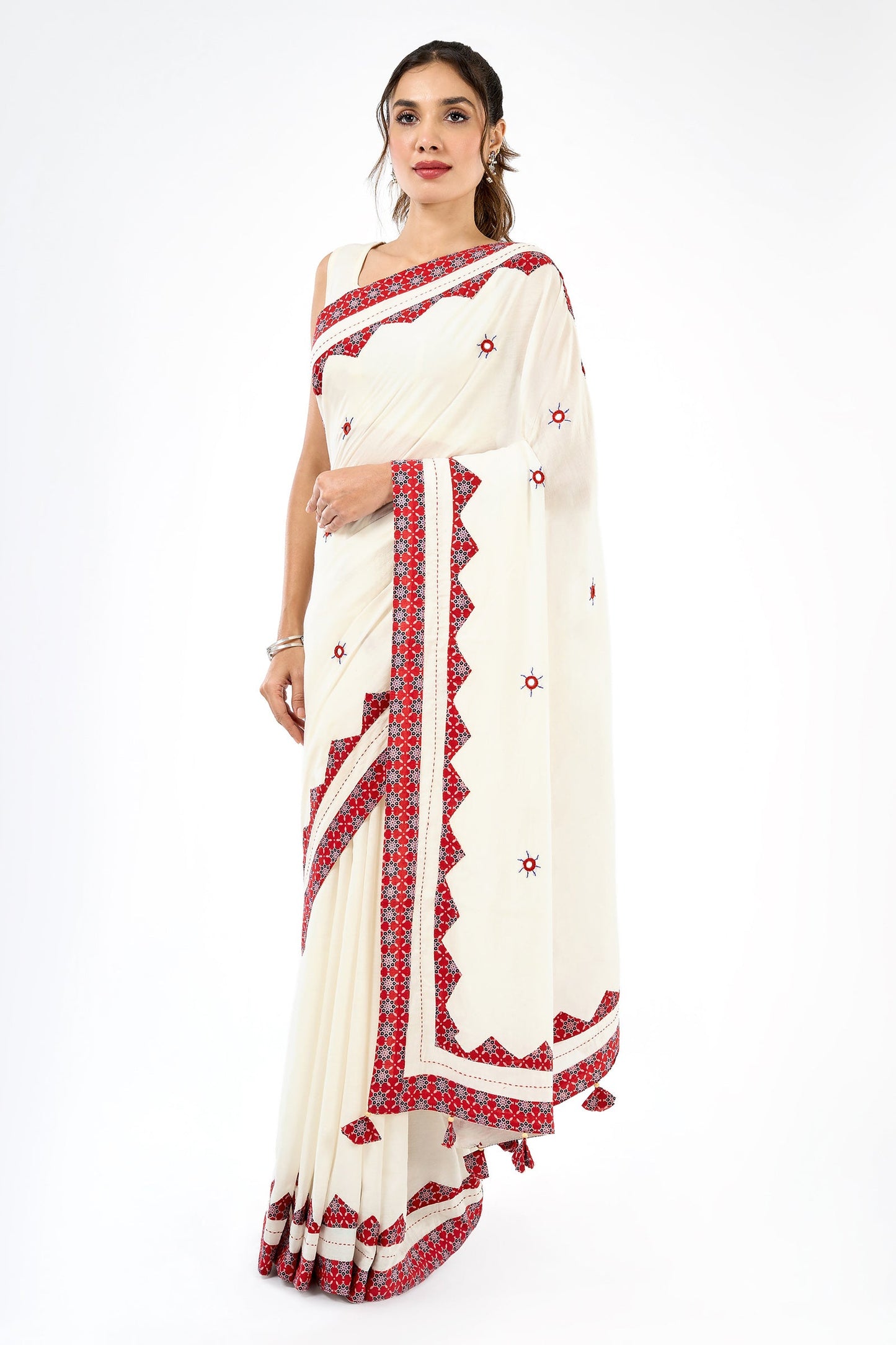 Somikaa Off White Applique & Mirror Work Saree