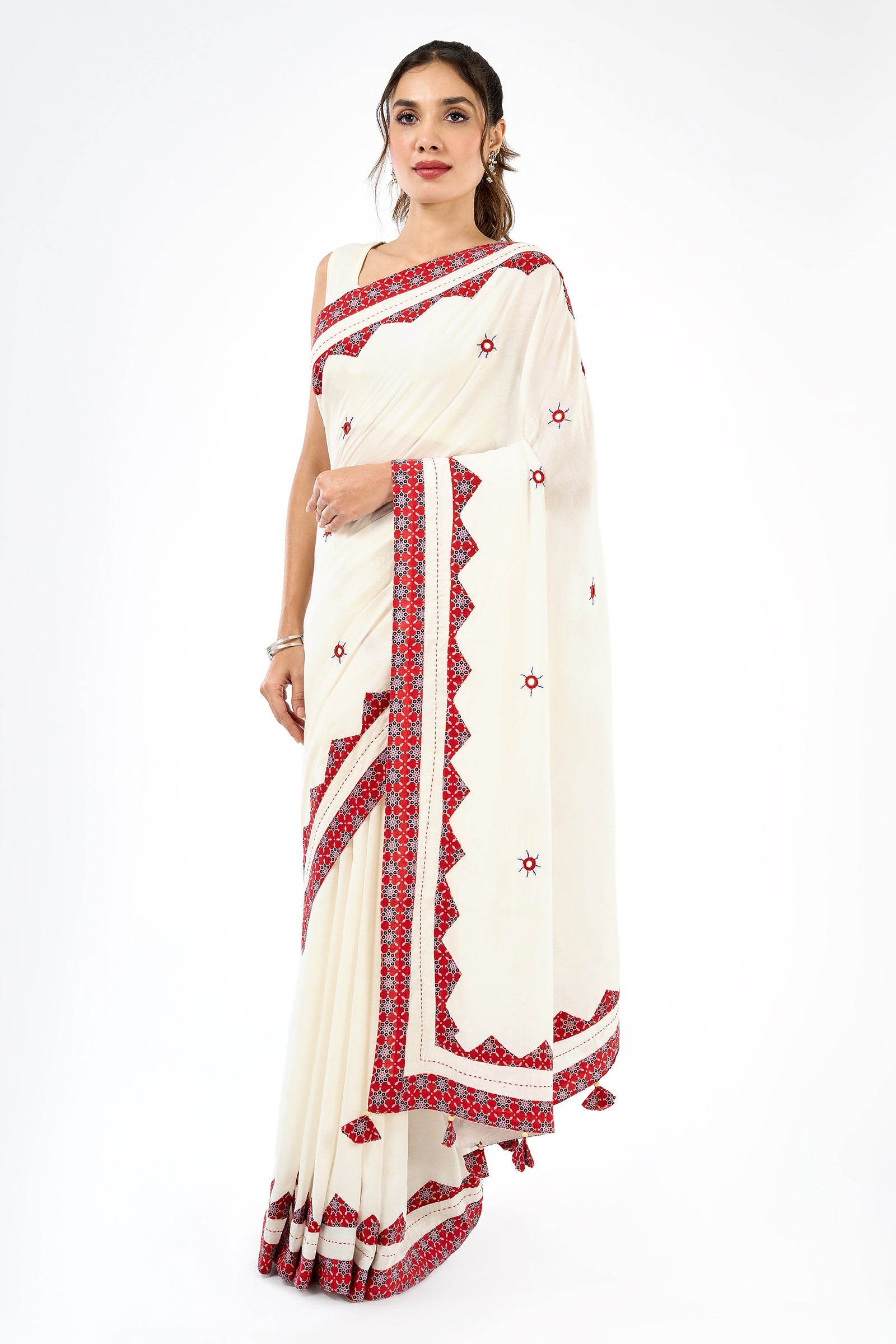 Somikaa Off White Applique & Mirror Work Saree