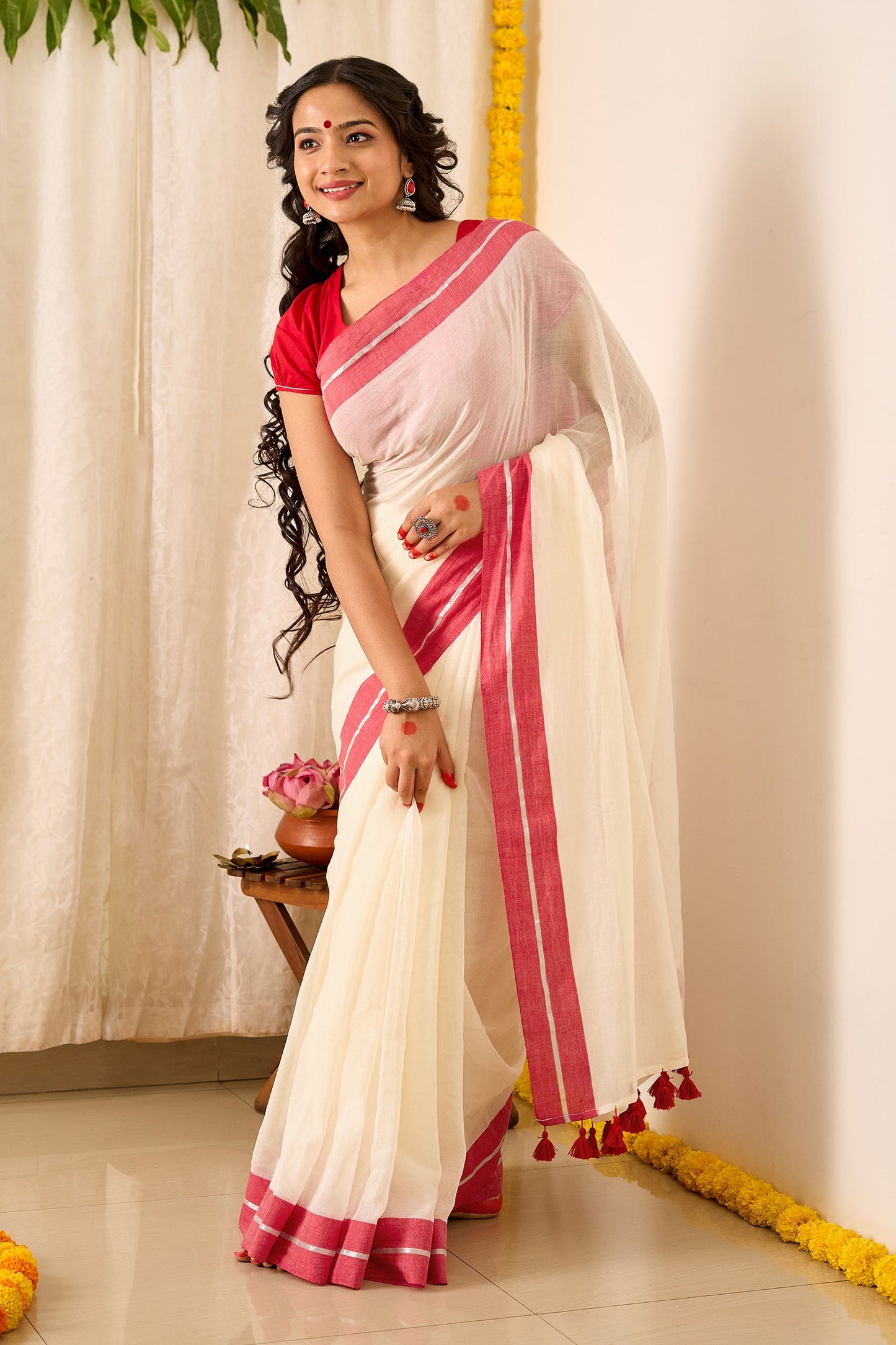Teejh Aabheri OffWhite & Red Cotton Saree
