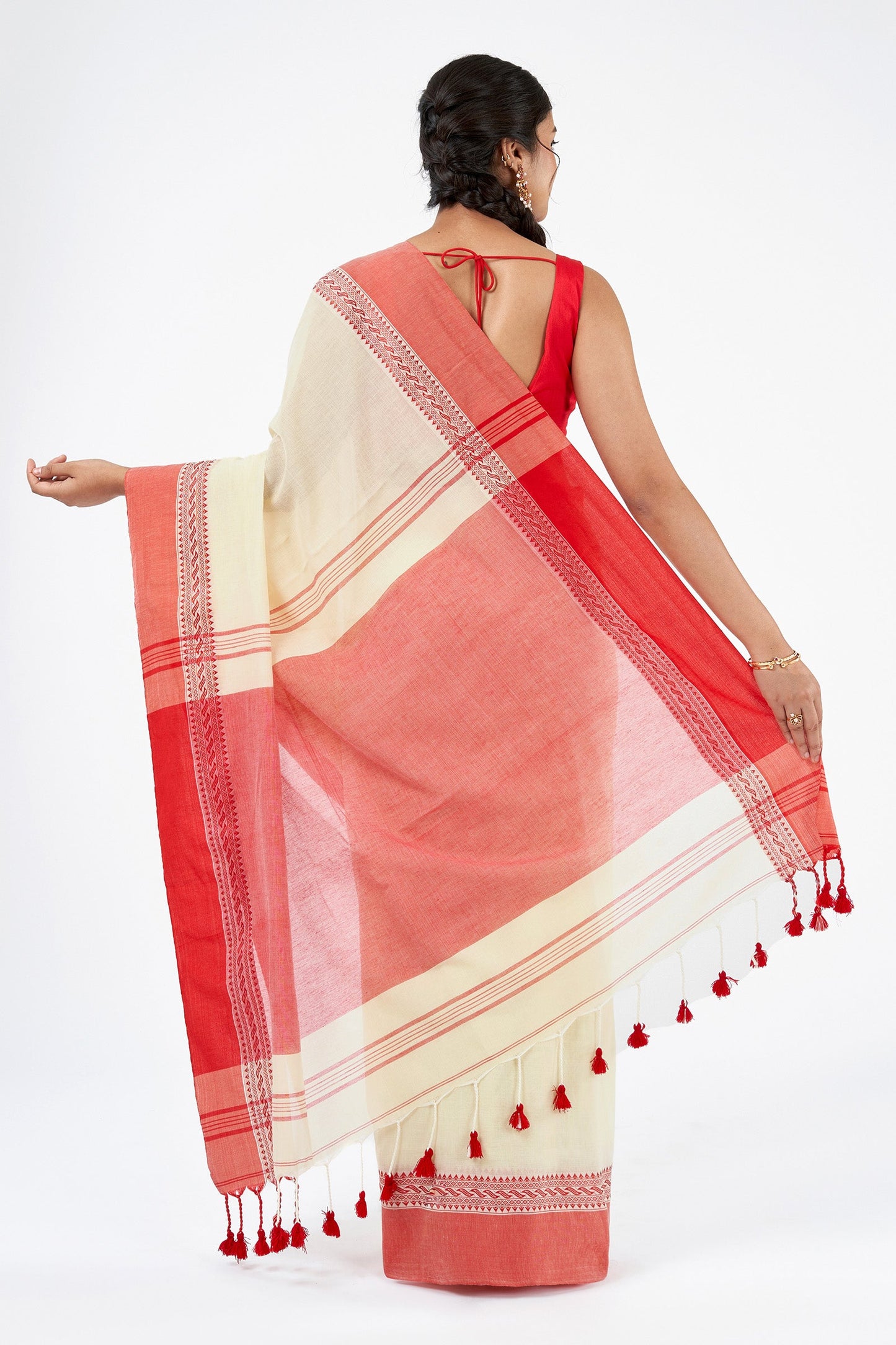 Teejh Mahishmardini  OffWhite & Red Cotton Saree