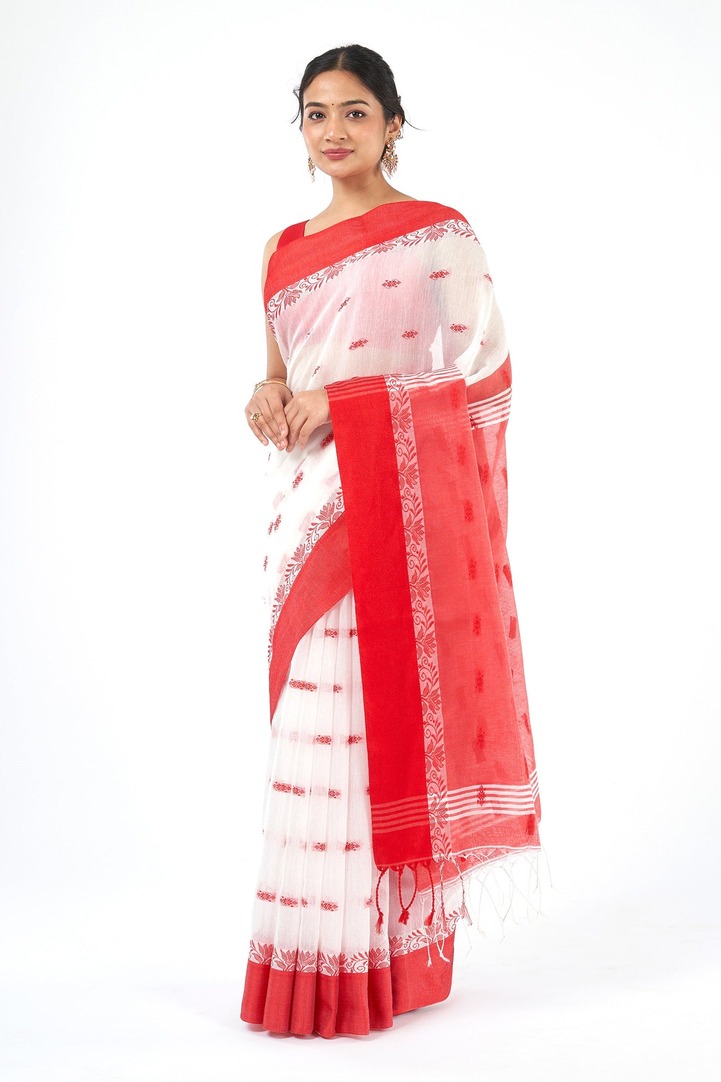 Teejh Mahishmardini  White & Red Cotton Saree