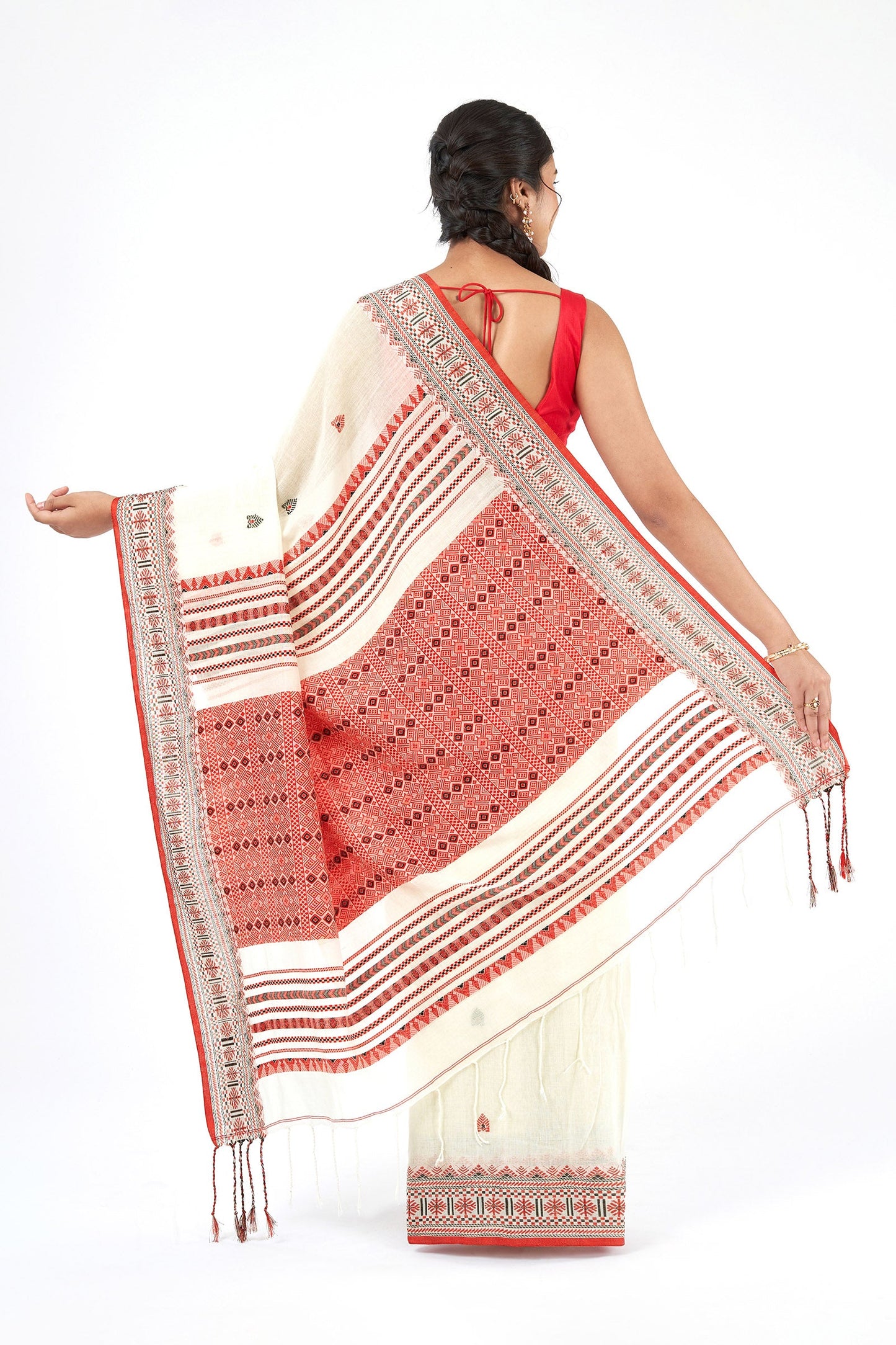 Teejh Alokya OffWhite & Red Cotton Saree