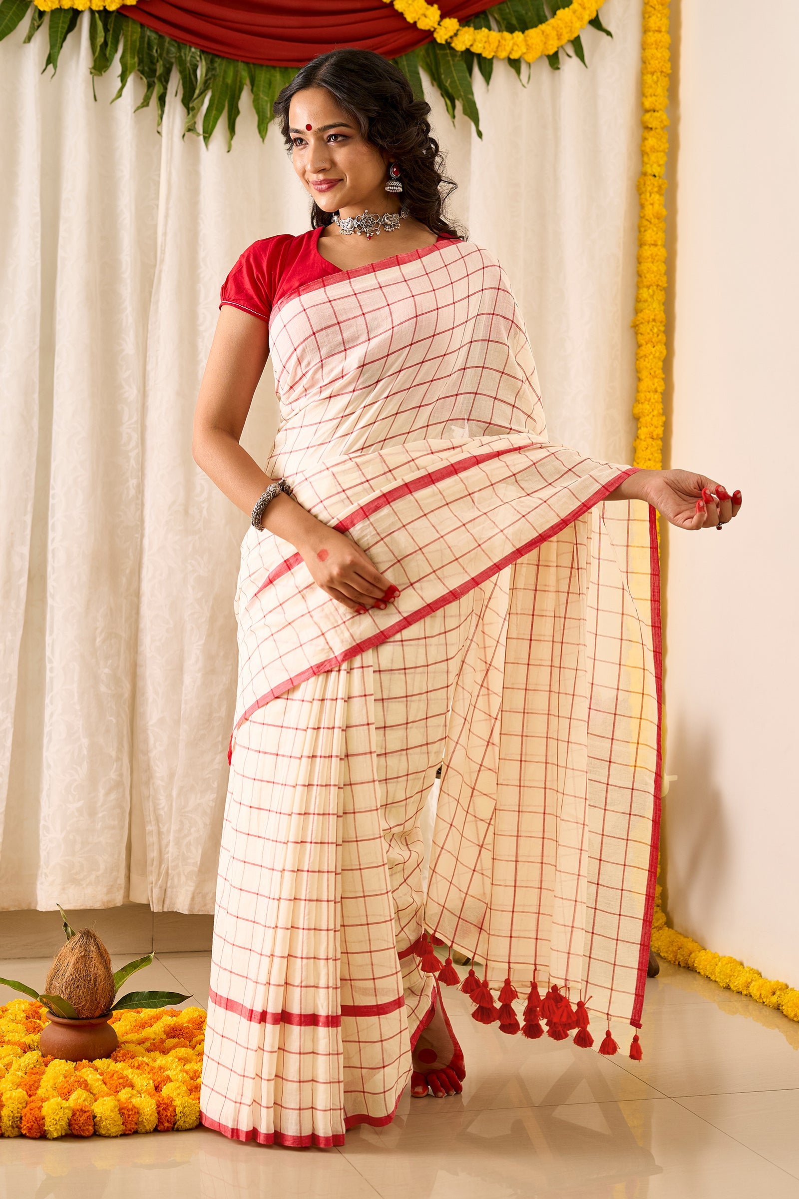 Teejh Agomoni OffWhite & Red Cotton Saree