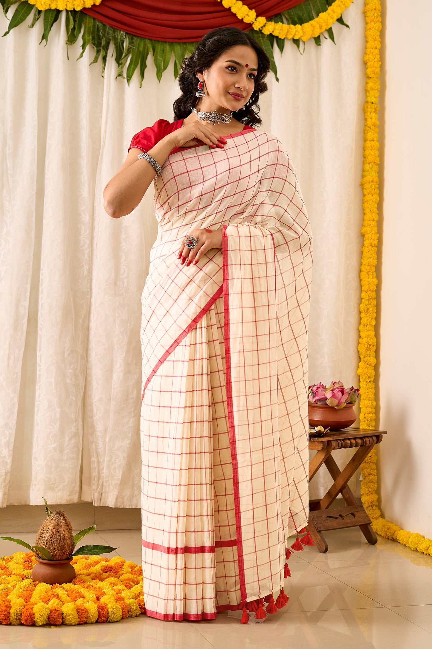 Teejh Agomoni OffWhite & Red Cotton Saree