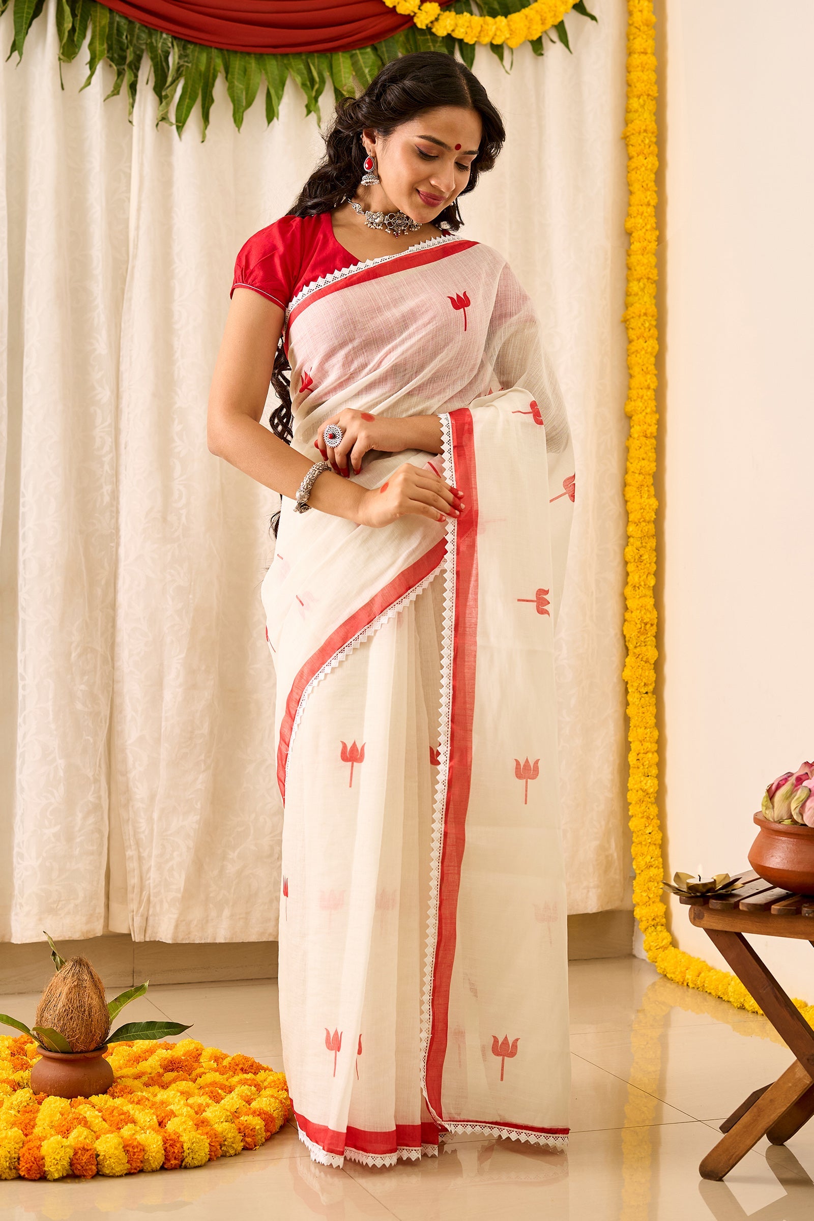 Teejh Navadurga OffWhite & Red Linen Saree