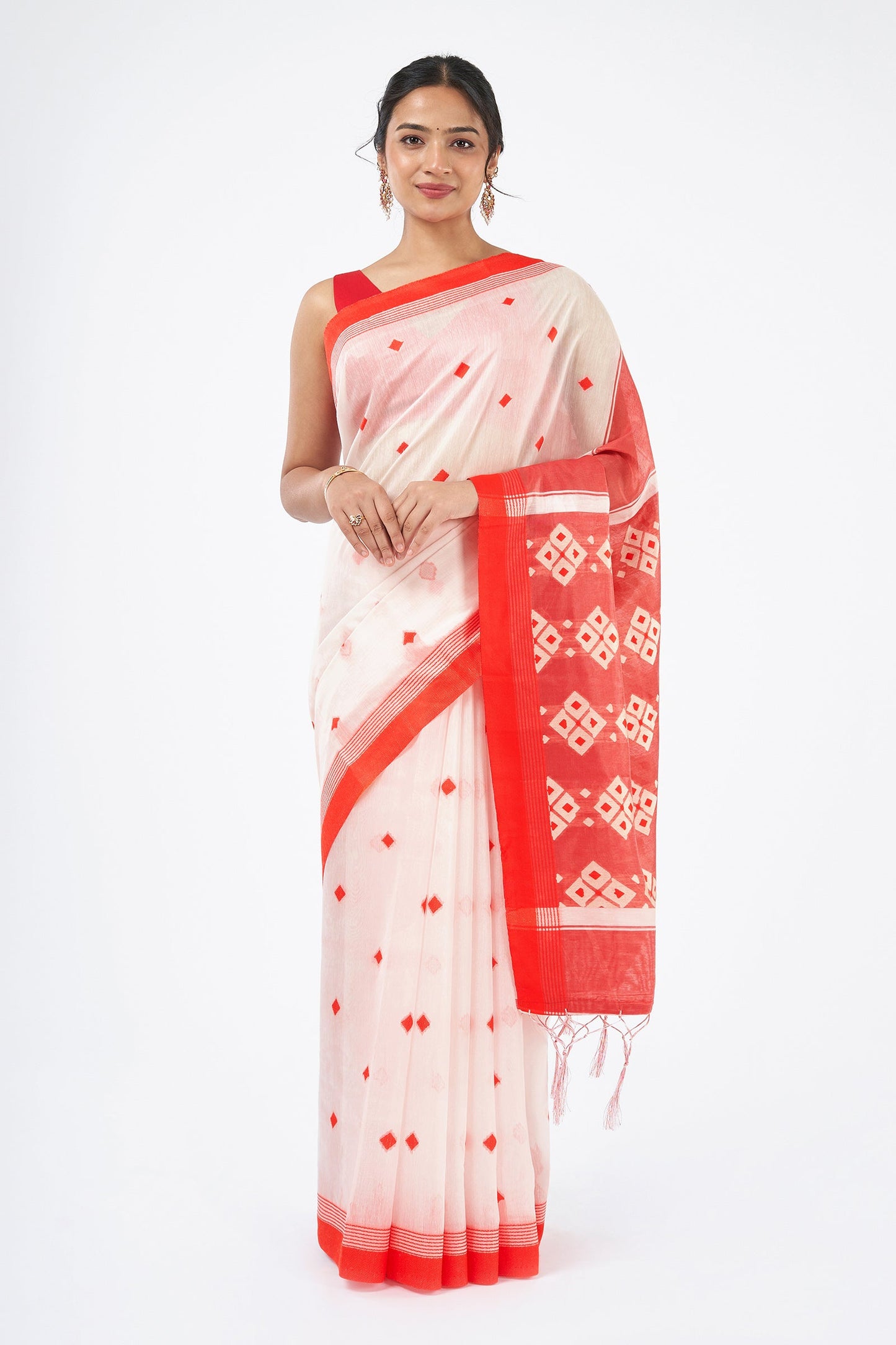 Teejh Shirodiya White & Red Cotton Saree