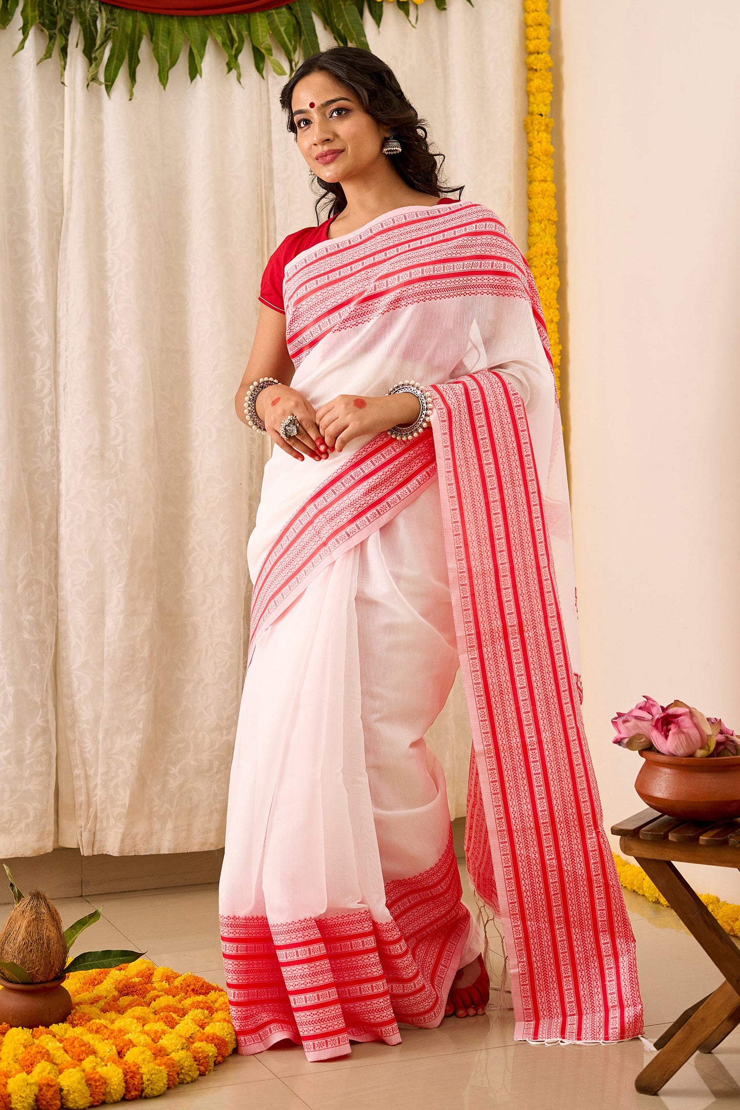 Teejh Anandini White & Red Cotton Saree