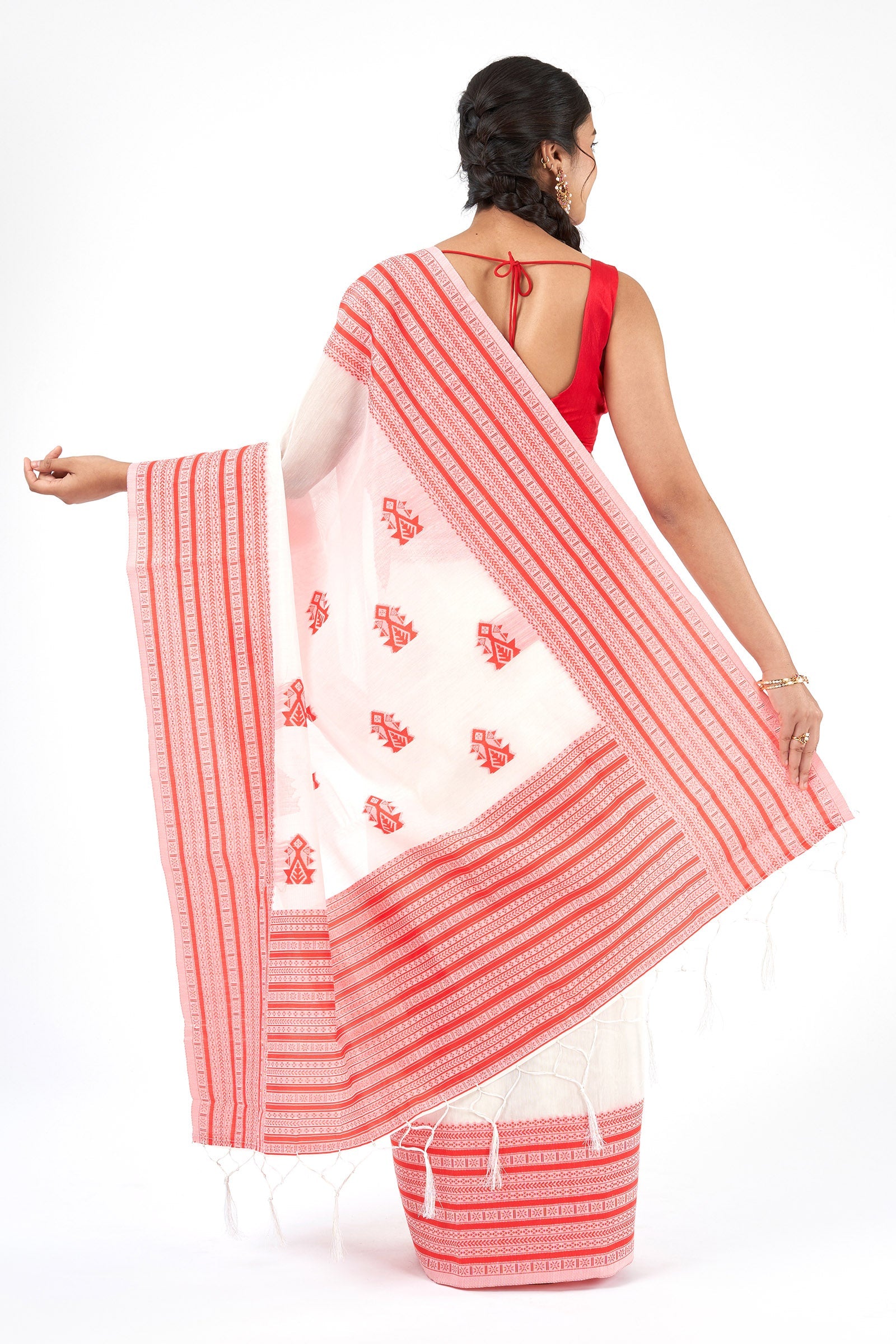 Teejh Anandini White & Red Cotton Saree