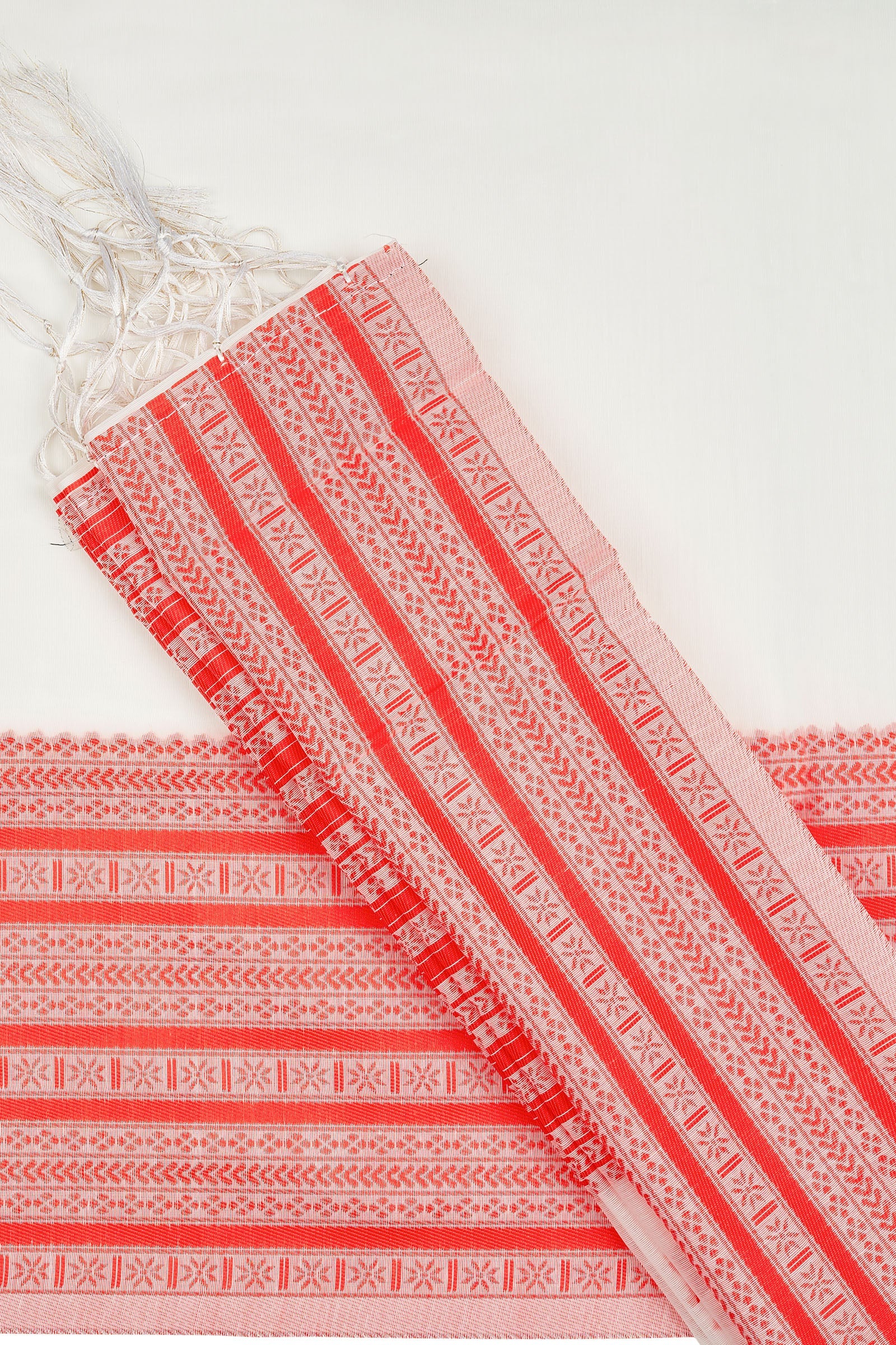 Teejh Anandini White & Red Cotton Saree