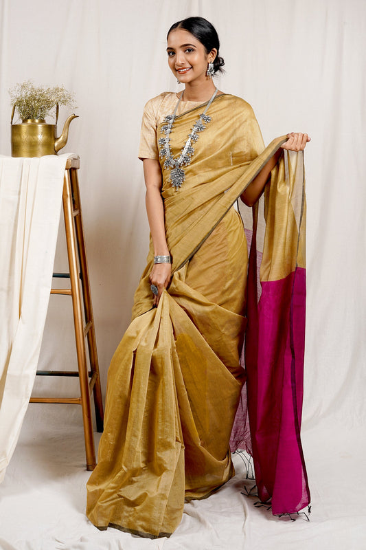 Teejh Nerine Saree & Jewelry Gift Set