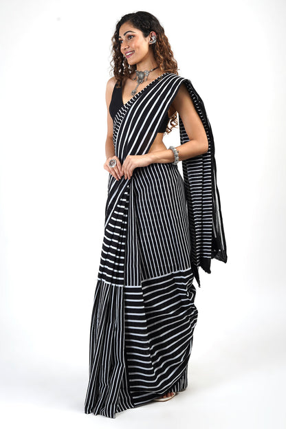 Teejh Liya Black Cotton Saree with Blouse Piece