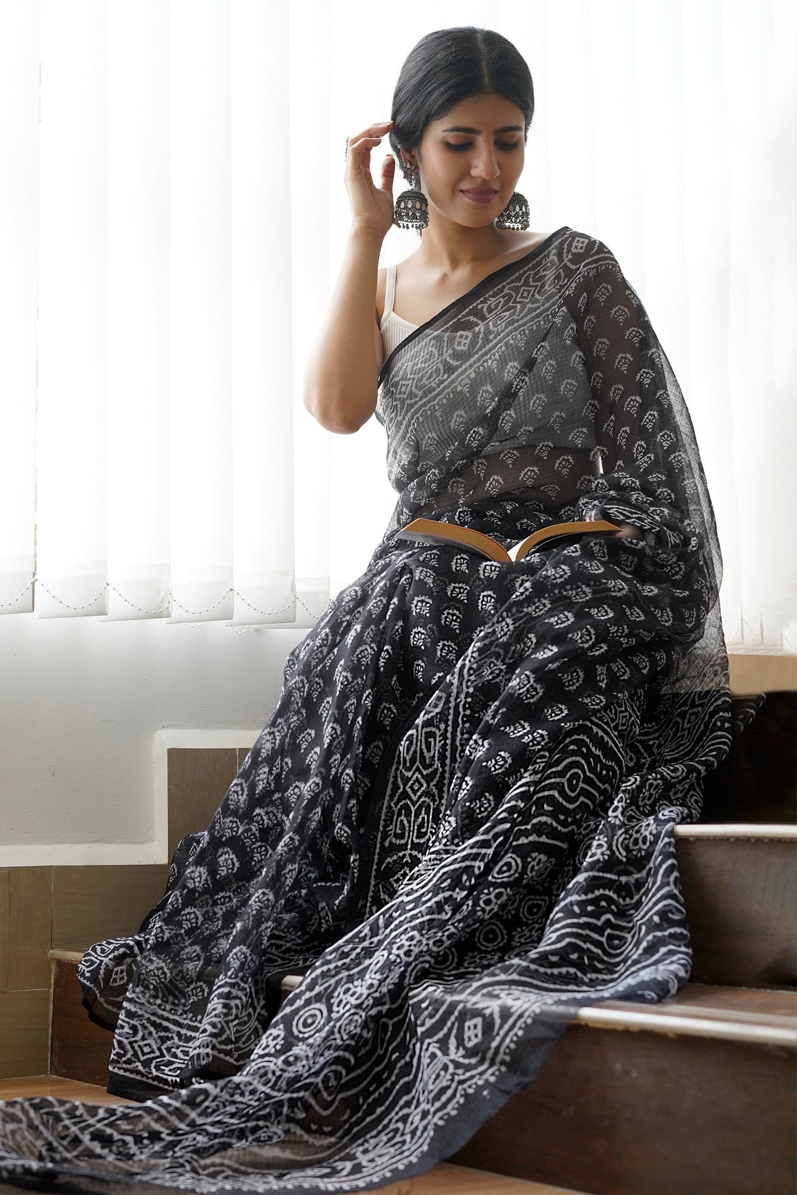 Teejh Aesha Black and White Block Print Kota Saree With Blouse Piece