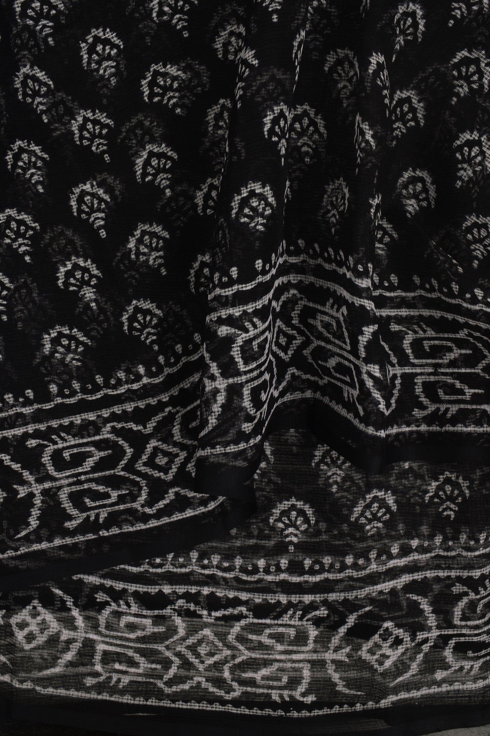 Teejh Aesha Black and White Block Print Kota Saree With Blouse Piece