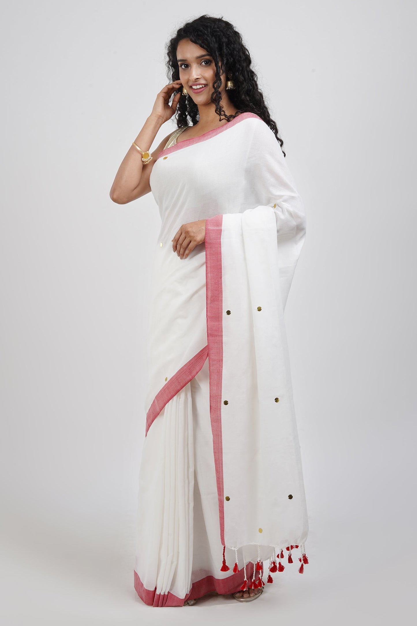 Teejh Savali White Mulmul Saree