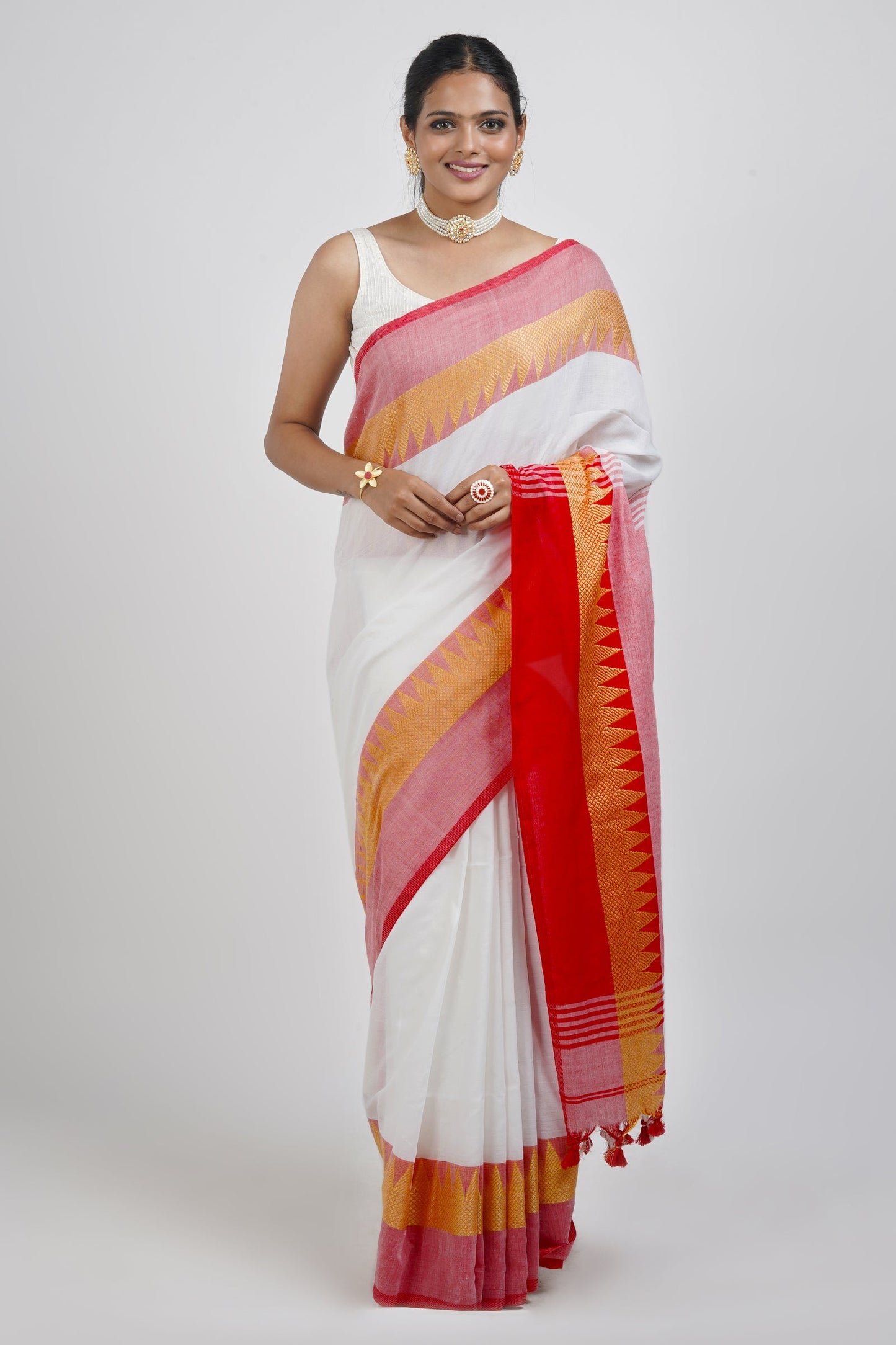 Teejh Aachal White & Red Soft Cotton saree