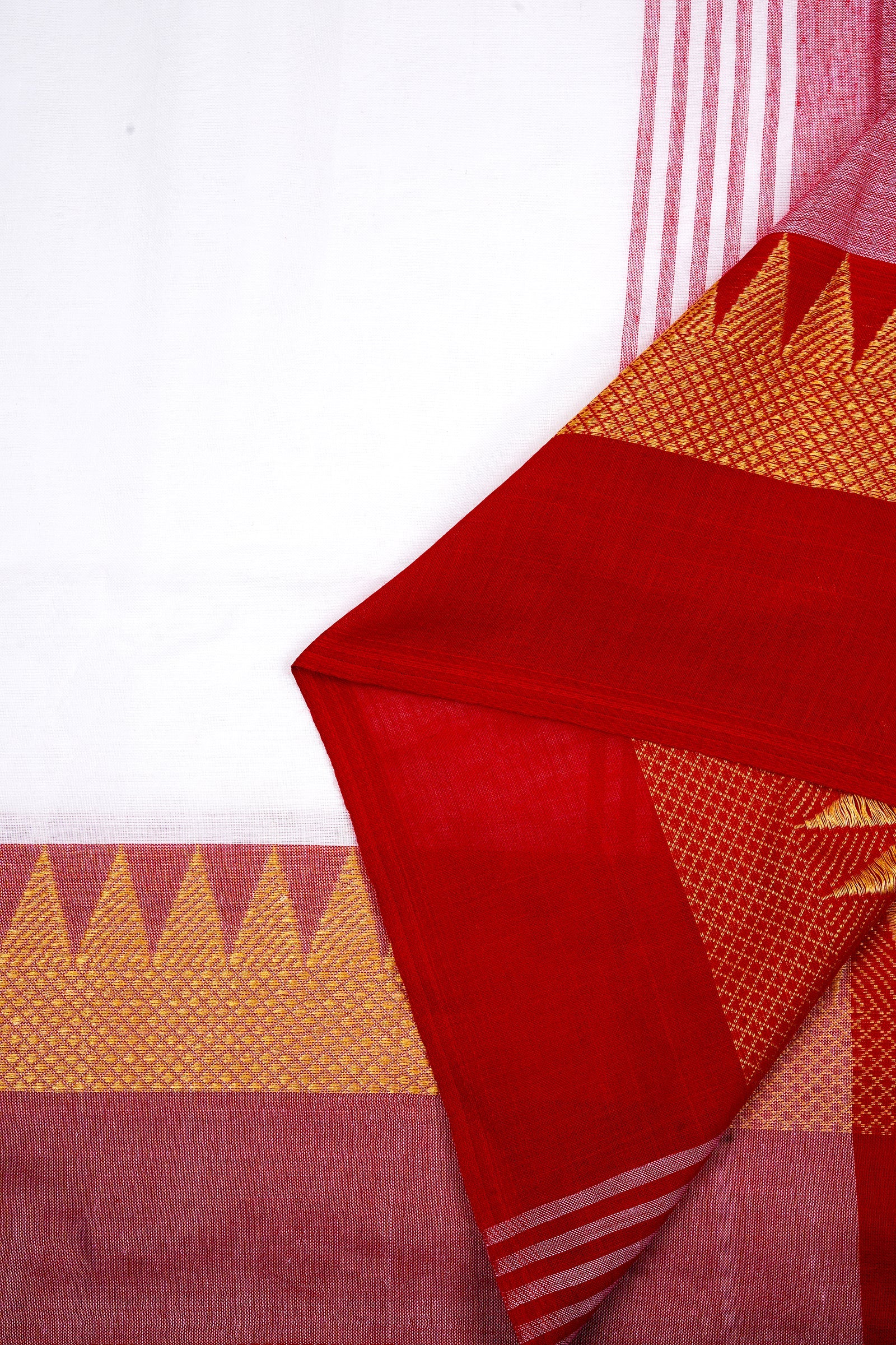 Teejh Aachal White & Red Soft Cotton saree