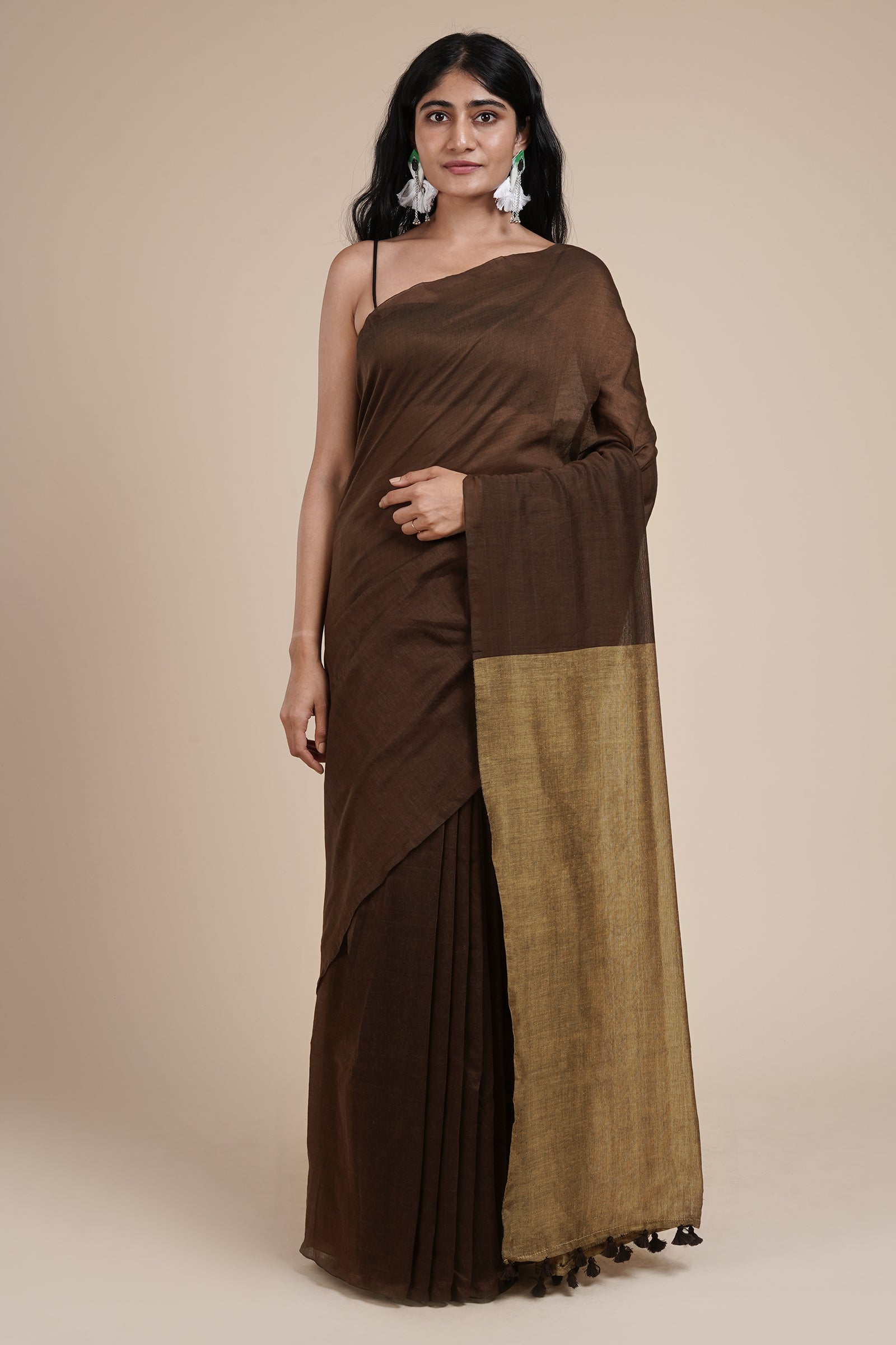 Teejh Varuni Brown & Beige Mulmul Saree