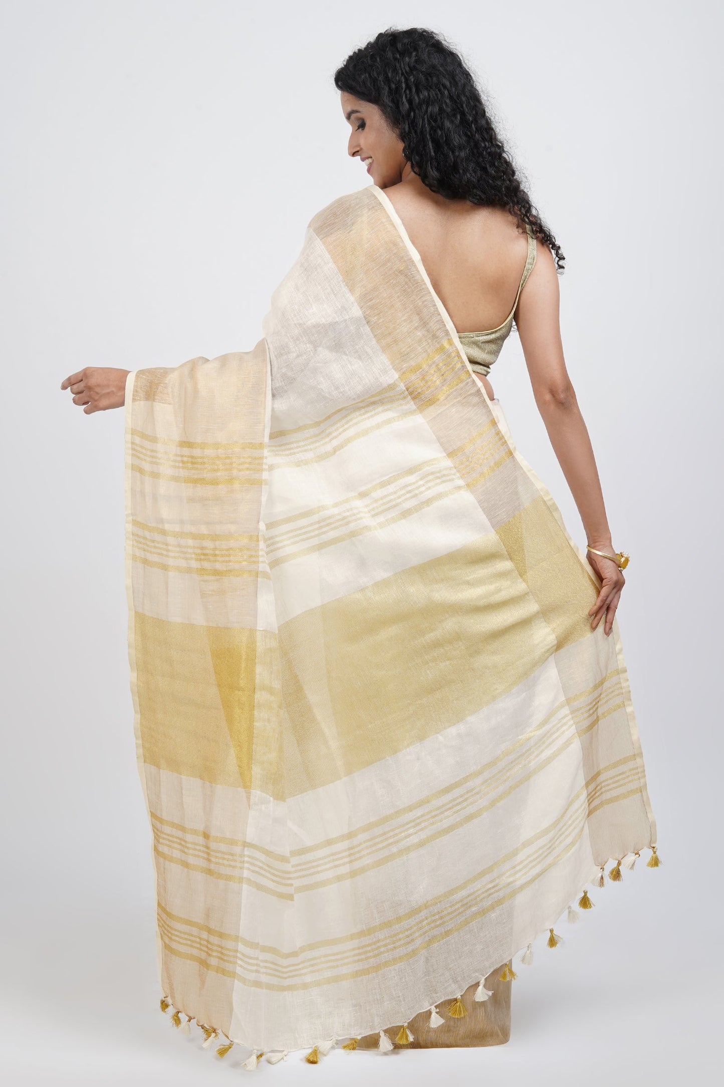 Teejh Laboni White & Gold Linen Saree