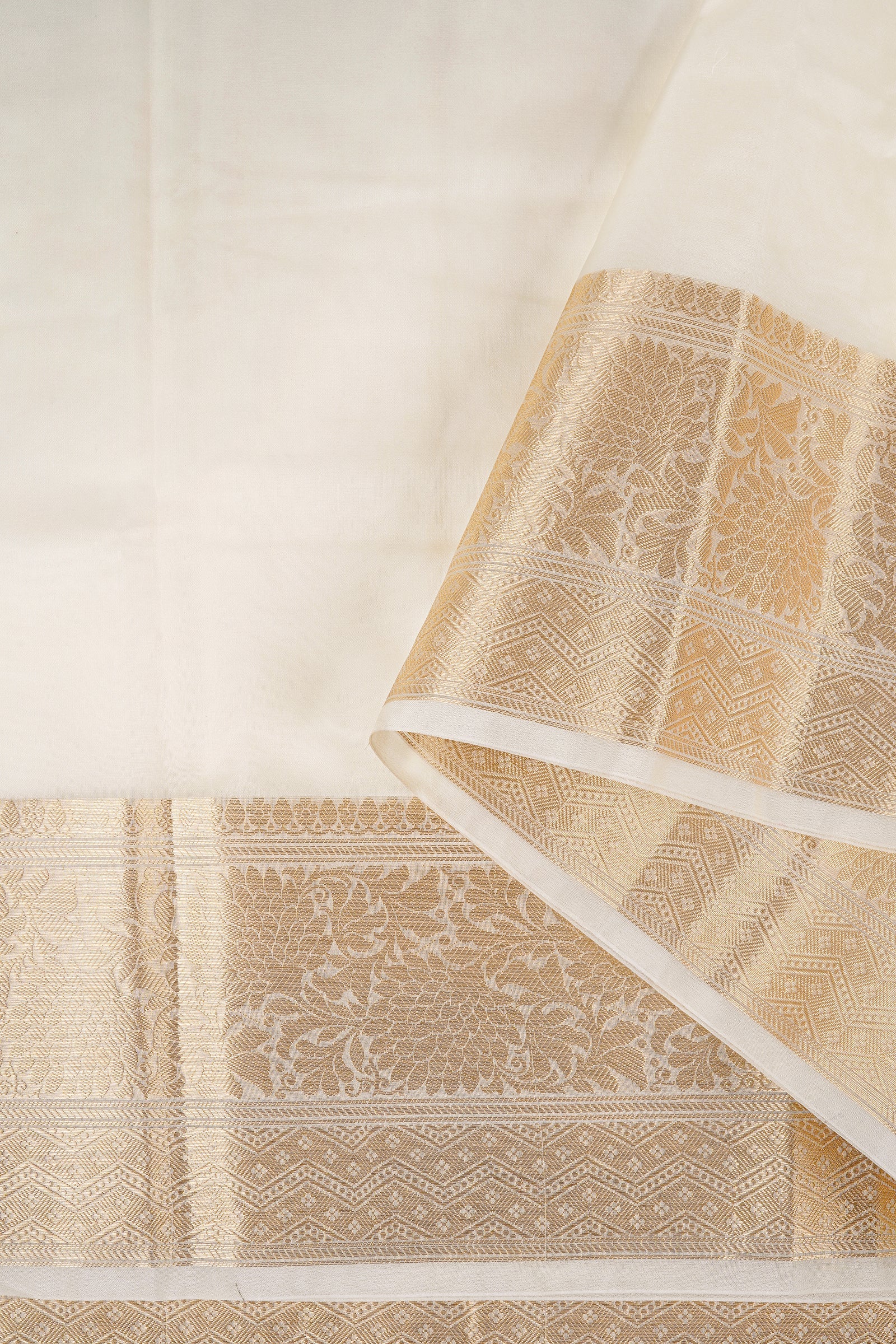 Teejh Zunaira Off White Organza Saree