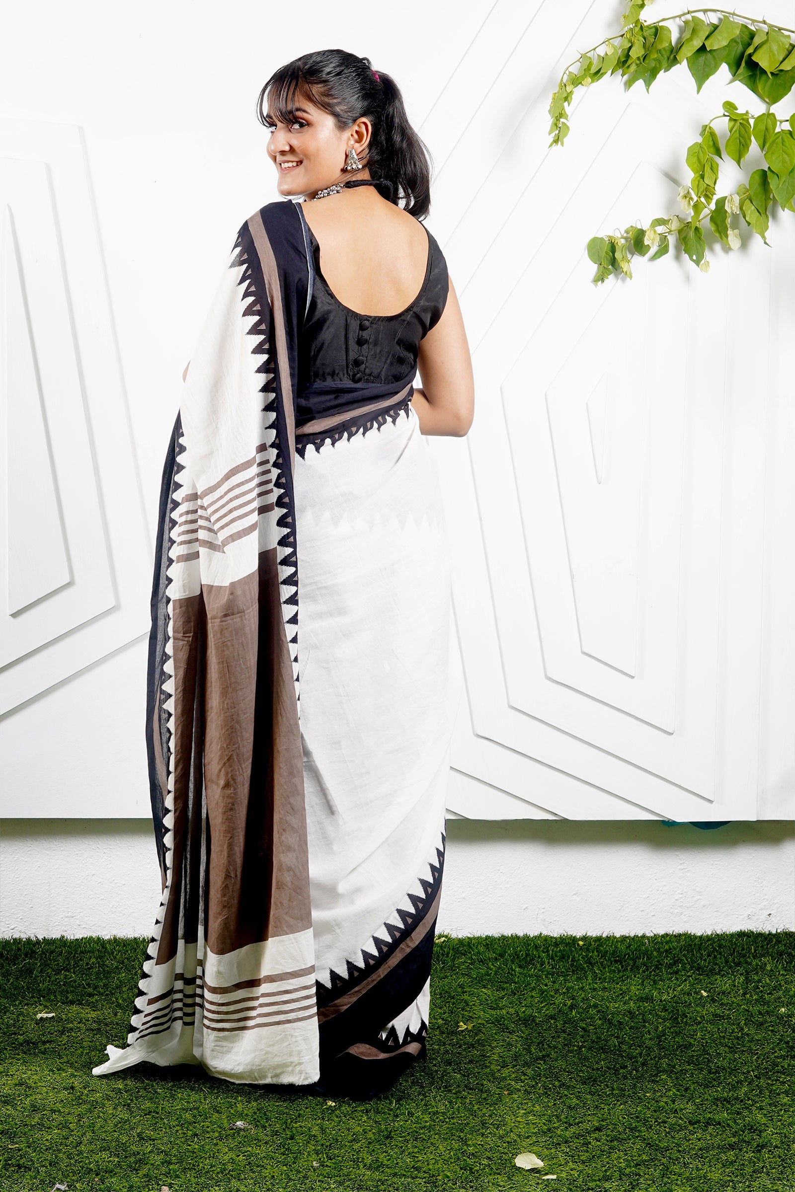Teejh Moonlight White & Brown Print Mulmul Cotton Saree