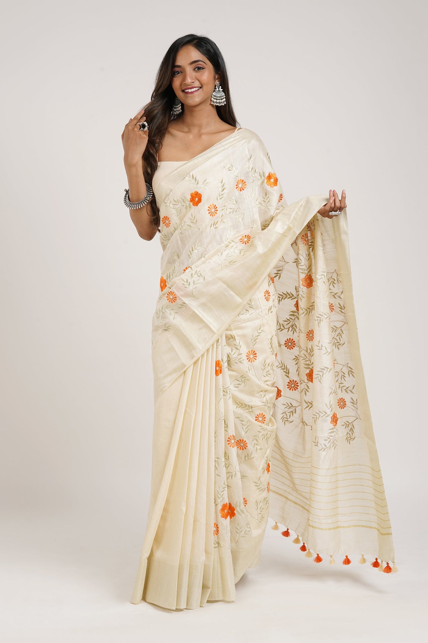 Teejh Yamira Off White Pure Silk Linen Saree with Blouse Piece
