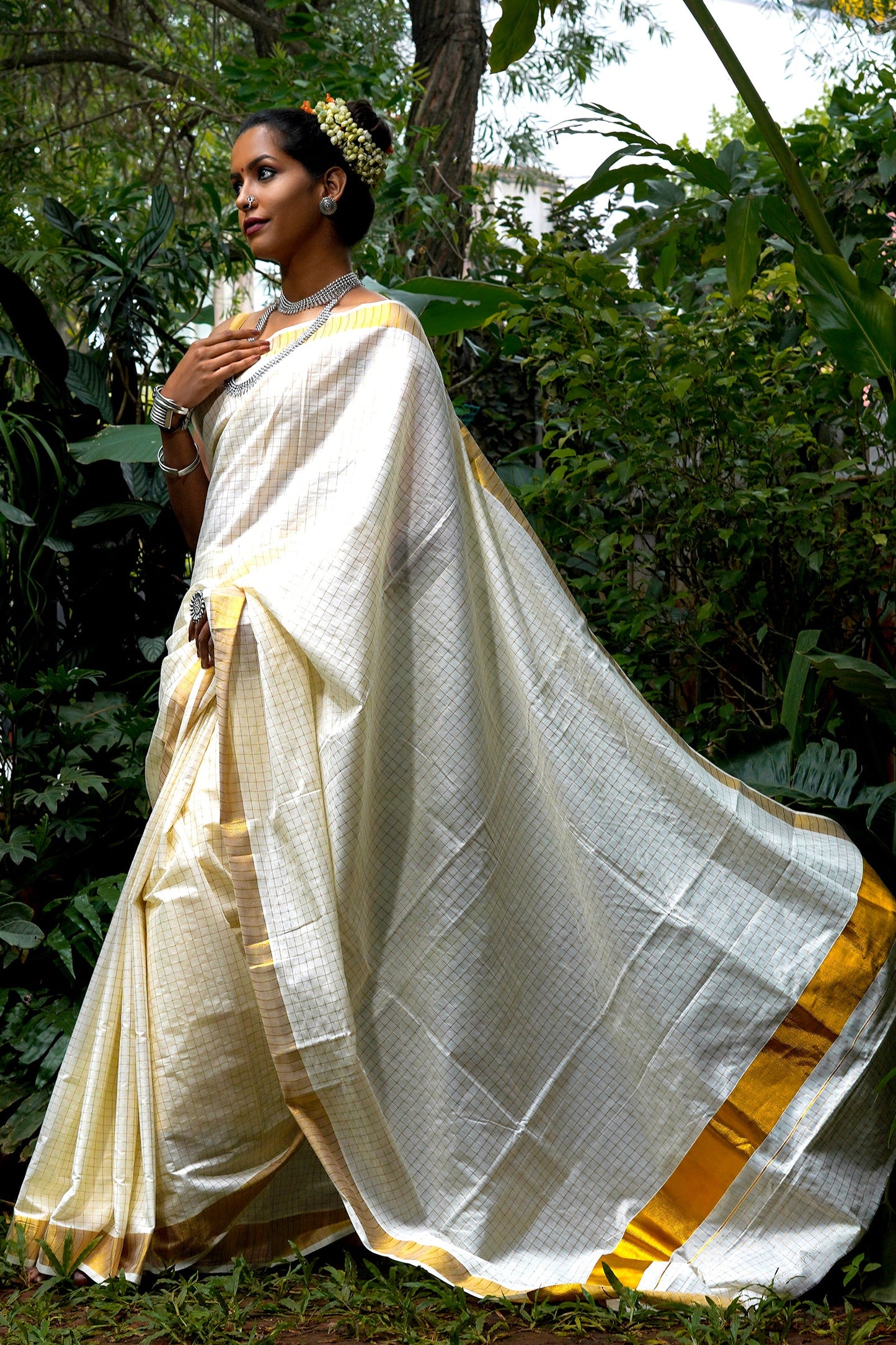 Teejh Padma White and Gold Kerala Cotton Kasavu Saree