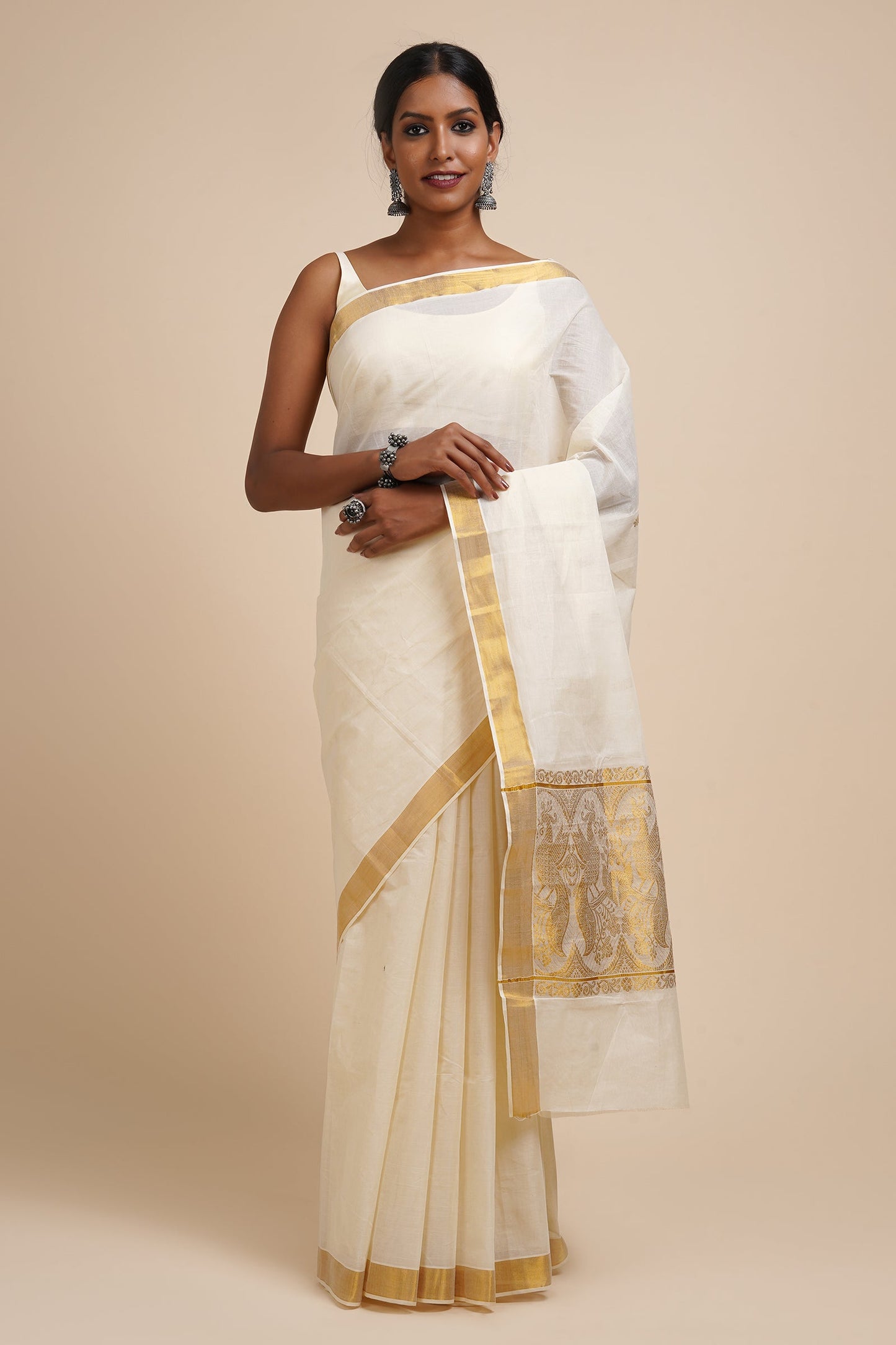 Teejh Anjila White and Gold Kerala Cotton Kasavu Saree